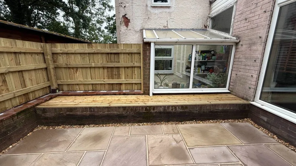 Timber fencing and decking landscaping project by Kingsmead Landscapes
